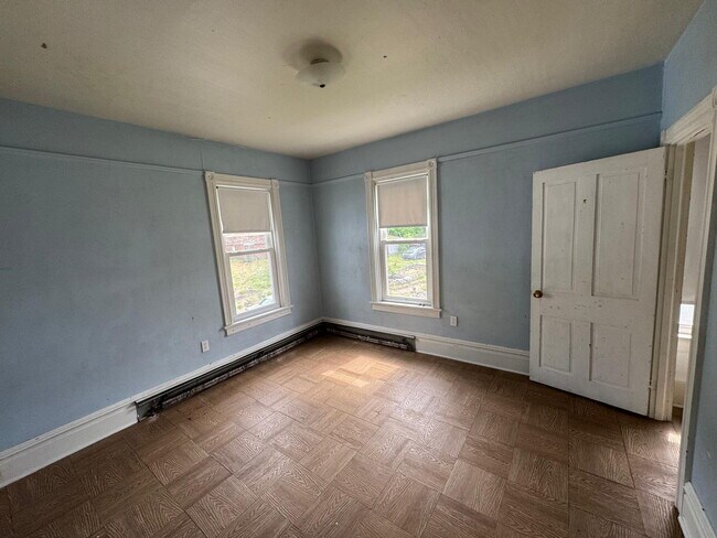 Foto del edificio - "Charming 2-Bedroom Apartment with Bonus Storage Space in Herndon, PA!"