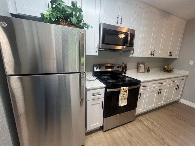 Foto del edificio - 941 Lewelling Blvd