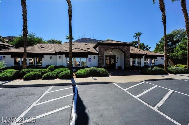 Foto del edificio - 231 W Horizon Ridge Pkwy