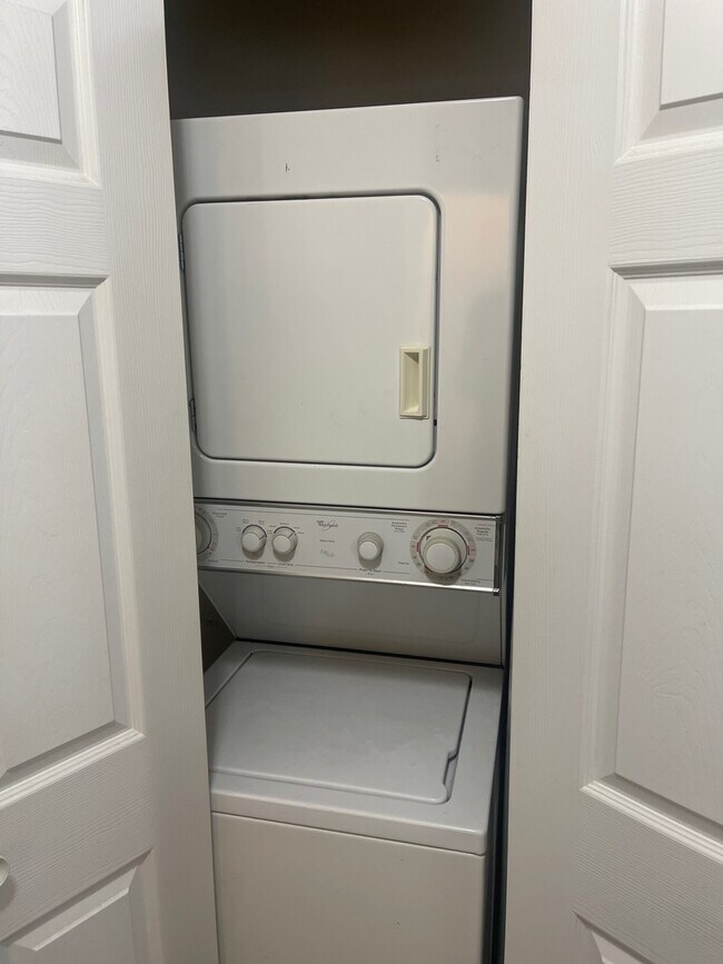 Foto del edificio - 2040 N Rand Rd