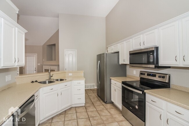 Foto del edificio - 10172 Lynham Dr