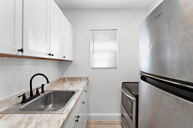 Foto del edificio - 400 NW S River Dr