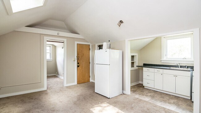 Photo - 2455 S Main St House