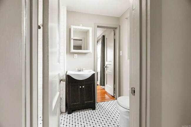 Foto del edificio - 1724 W 19th St