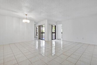 Building Photo - 9135 SW 125th Ave