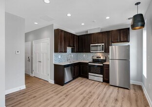 Building Photo - 538 Madison Ave