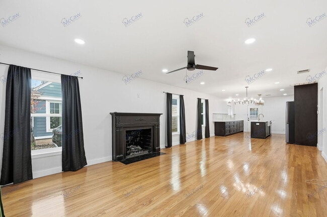 Building Photo - 1622 Hollywood Ave