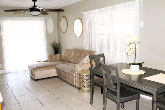 Foto del edificio - 501 NW 28th Ct