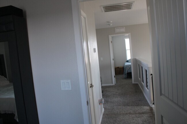 Foto del edificio - 13909 Summer View Ave