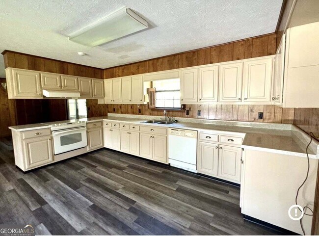 Building Photo - 2471 US-441