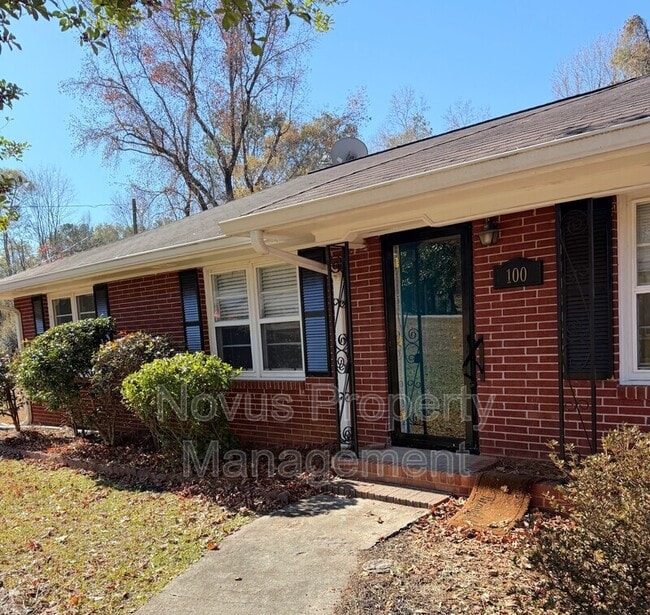 Building Photo - 100 W Greenwood Dr