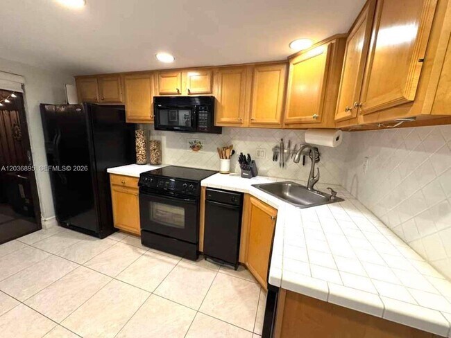 Foto del edificio - 10044 SW 77th Ct