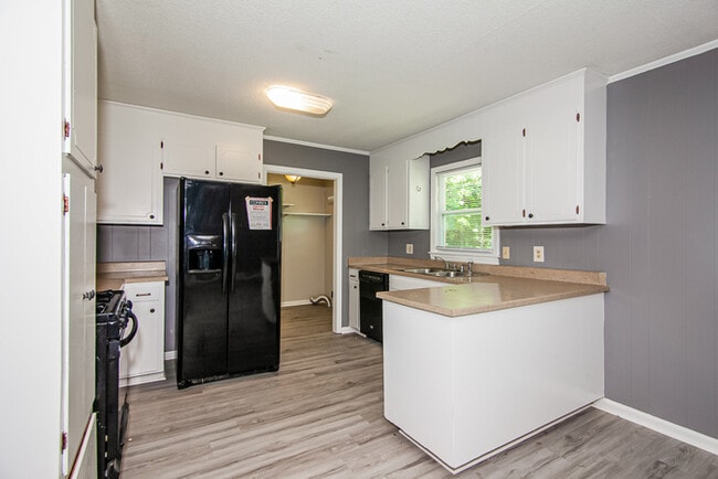 Building Photo - 626 Wellons Dr