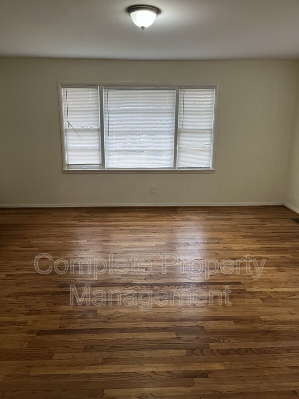 Foto del edificio - 340 Kappa Ave S