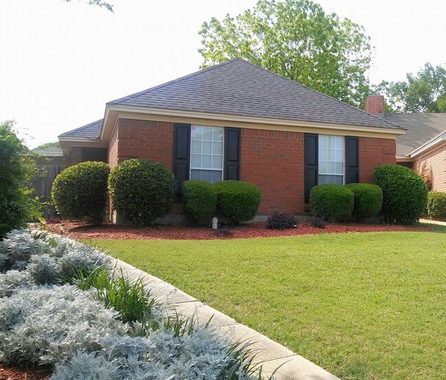Building Photo - Adorable 2612 Shep Ct in Bellwood subdivision