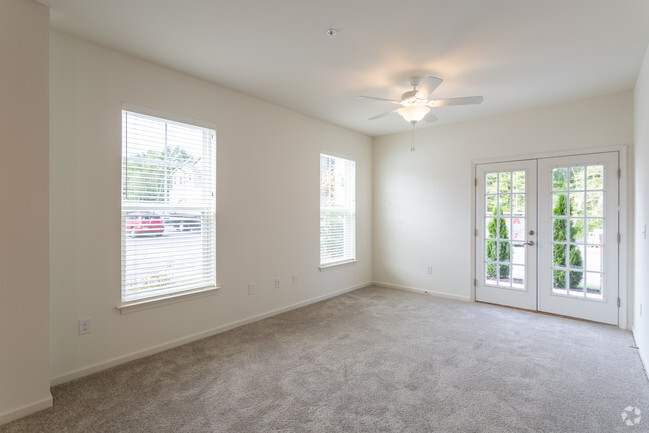 Living Room - Carillon Woods