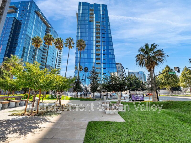 Photo - 188 W Saint James St