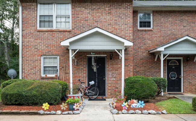 Foto del edificio - Chimney Lane Townhomes