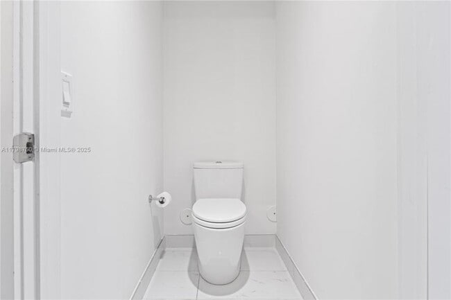 Building Photo - 2 bedroom in North Miami Beach FL 33160