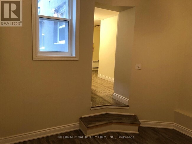 Building Photo - 276 George St