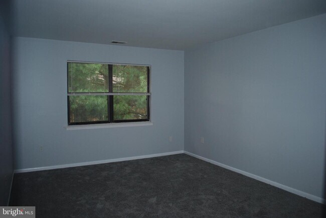 Building Photo - 1813 Silver Ct