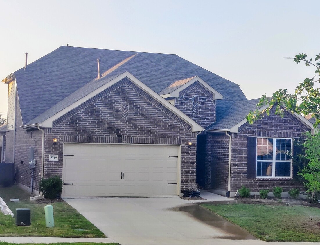 Exterior de la casa - 3340 Sorghum Way