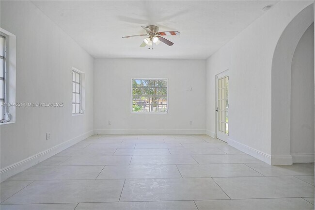 Foto del edificio - 4607 Meridian Ave