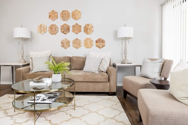 Building Photo - Eastbridge Apartments