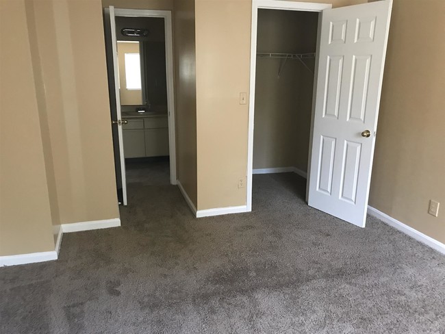 Foto del edificio - 2655 Windy Hill Pl