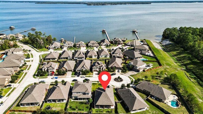 Foto del edificio - 15415 Dolan Brook Ln