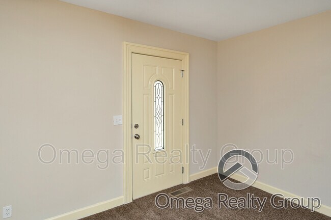 Building Photo - 5705 Willow Dr