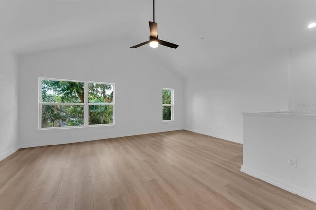 Foto del edificio - Available Now: 3-story townhome new constr...