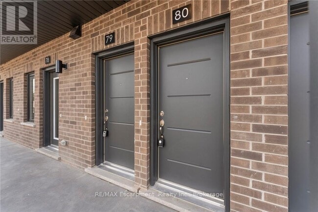 Photo du bâtiment - 940-940 St David St N