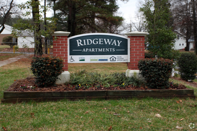 Building Photo - Ridgeway Apartments