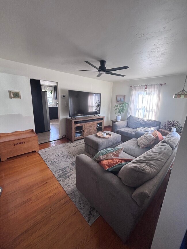 Foto del edificio - 223 S Washington St