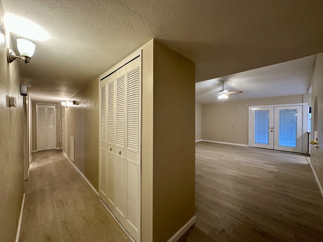 Building Photo - 3101 Silverdale Ln