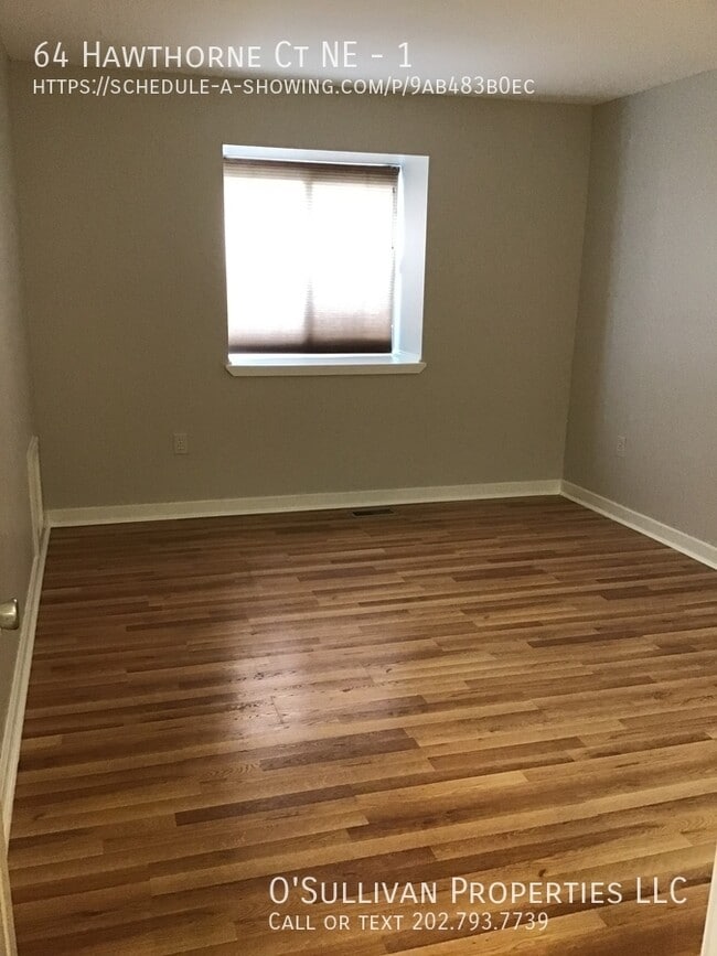 Building Photo - 64 Hawthorne Ct NE