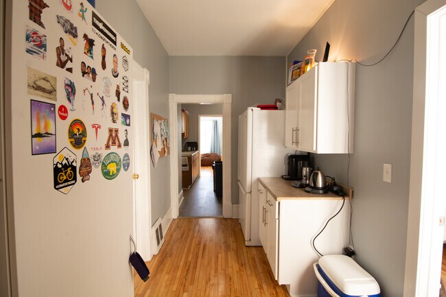 Cafetería - 1100 15th Ave SE