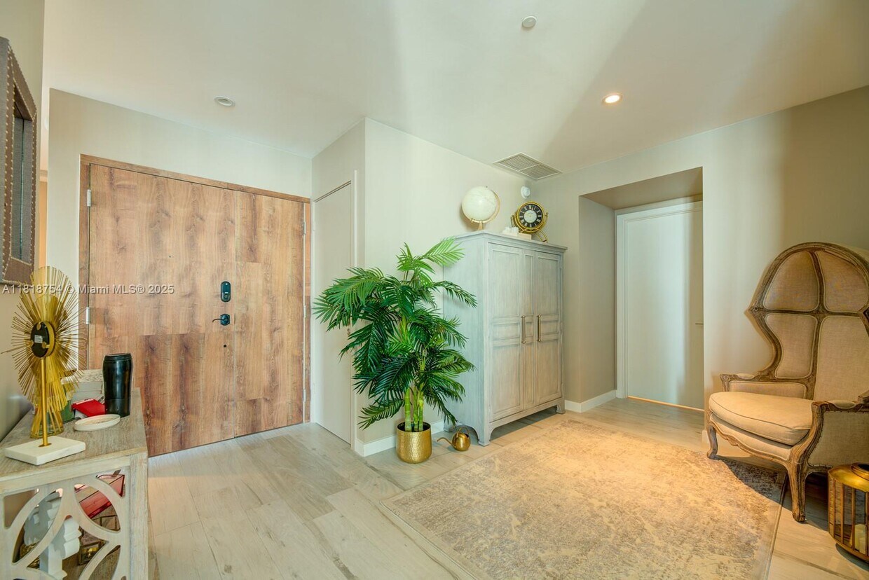 Foto principal - 480 NE 31st St