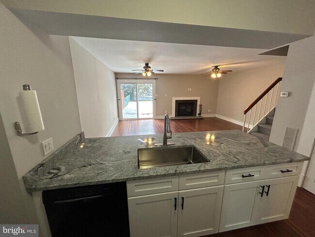 Building Photo - 1011 Princeton Pl