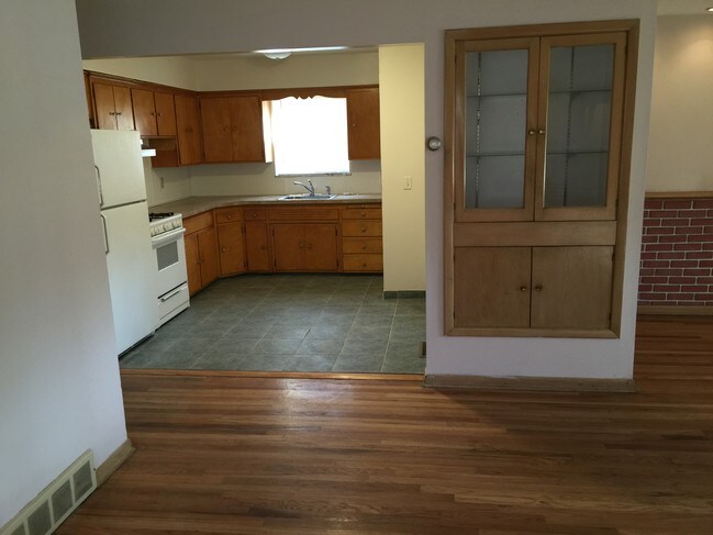 Building Photo - 4031 Eastwood Ln