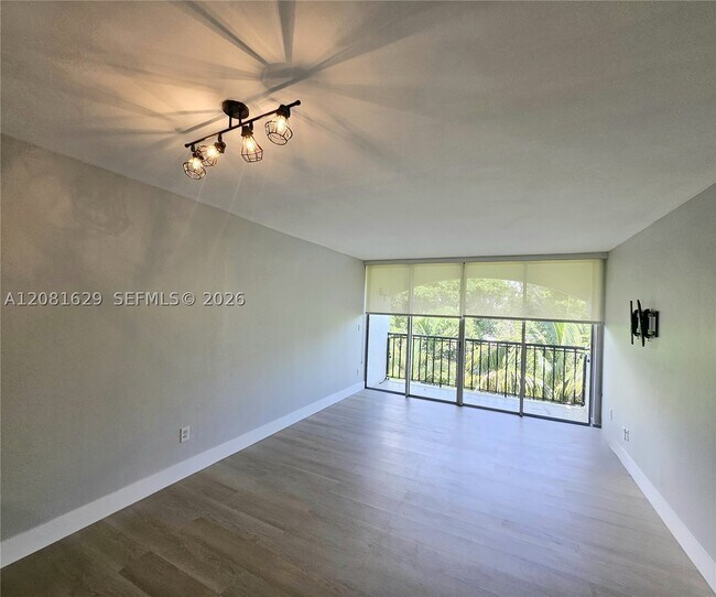 Building Photo - 2160 SW 16th Ave