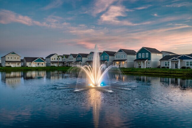 Abrazo en los apartamentos Robinson Gateway — foto comunitaria - Abrazo at Robinson Gateway