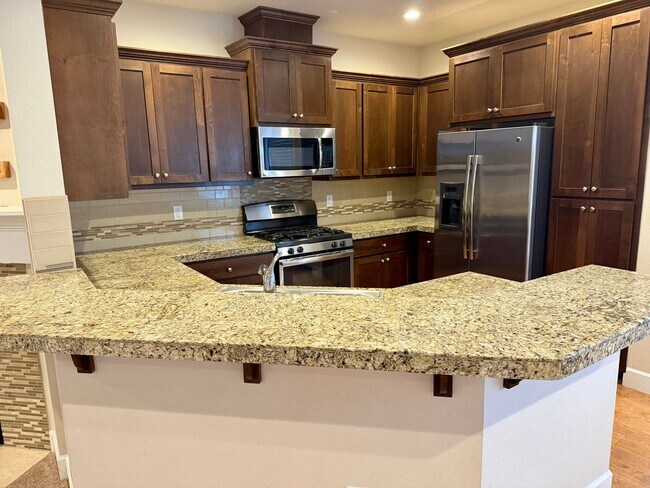 Foto del edificio - Awesome North Bethany TH w/ Air Con and private yard too.