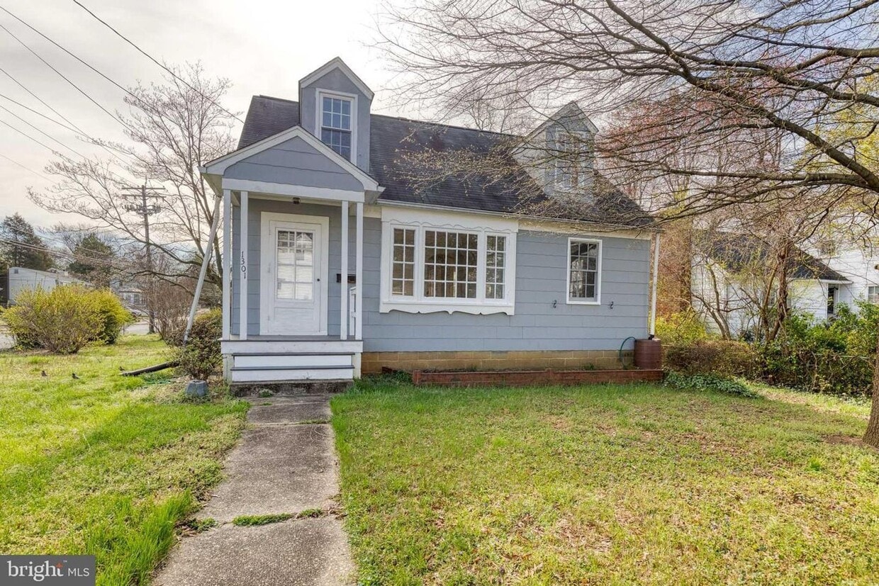 Primary Photo - Live the true Annapolis lifestyle in this ...
