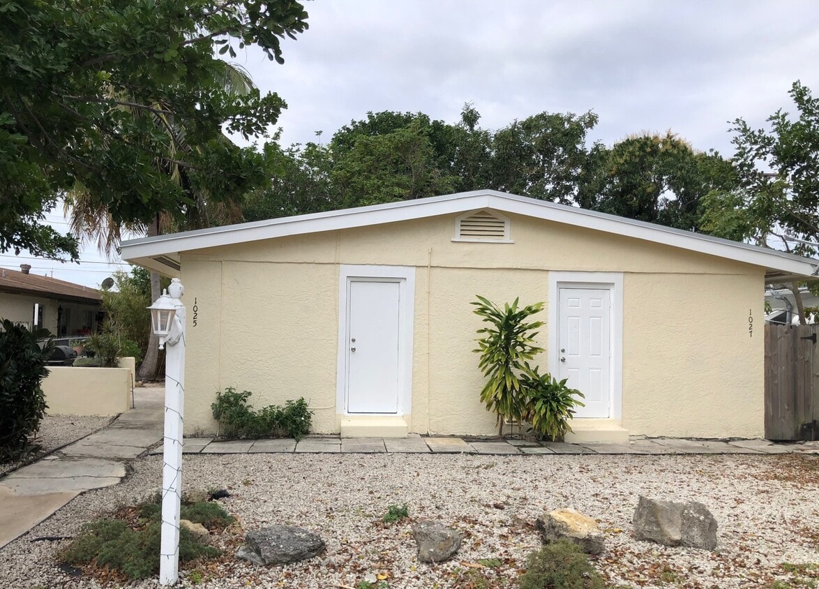 Foto principal - 1027 N H St