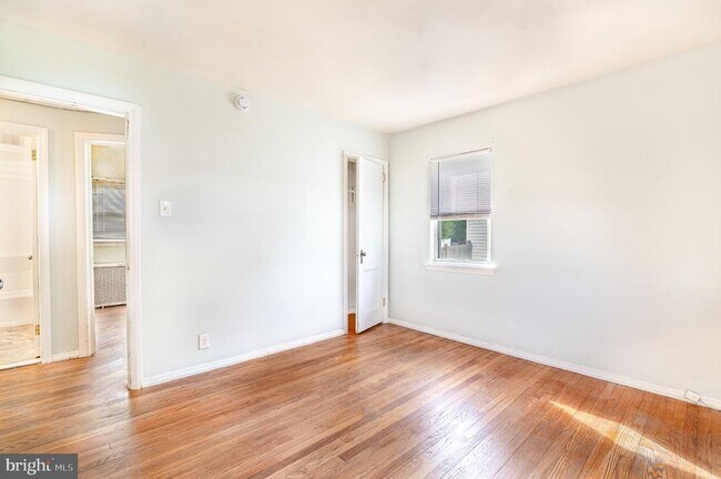 Foto del edificio - 1120 Howard Ave