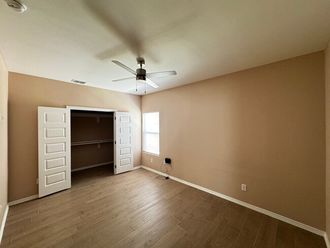 Building Photo - 3121 W Driftwood St