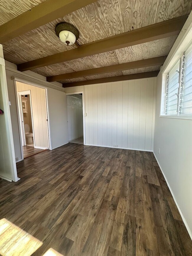 Building Photo - Pacific Palisades BIG SPACIOUS 5 bedrooms,...