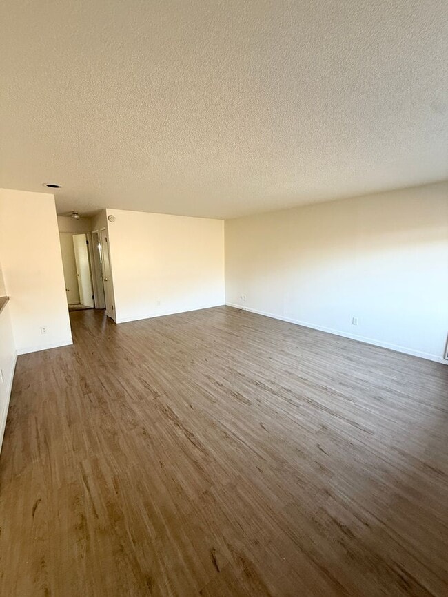 Building Photo - 2BR/1BA Fourplex Near Clark College